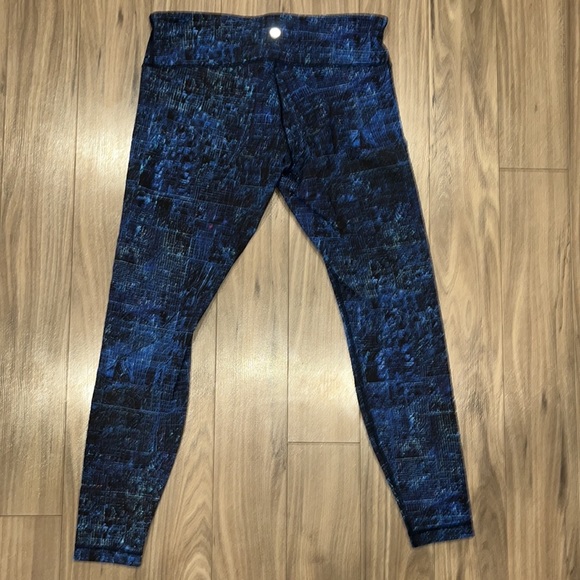 lululemon athletica Blue Patterned Leggings - Picture 5 of 5